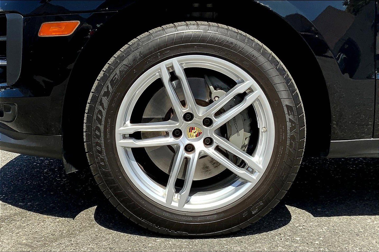 2021 Porsche Macan S photo 9