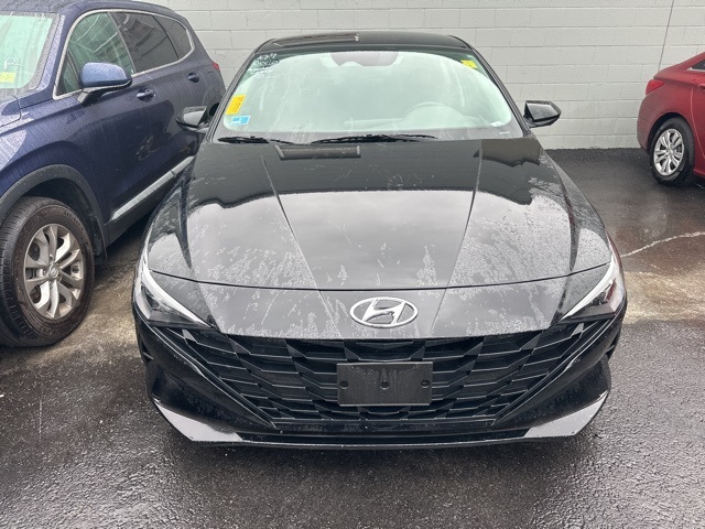 2023 Hyundai Elantra SE photo 2