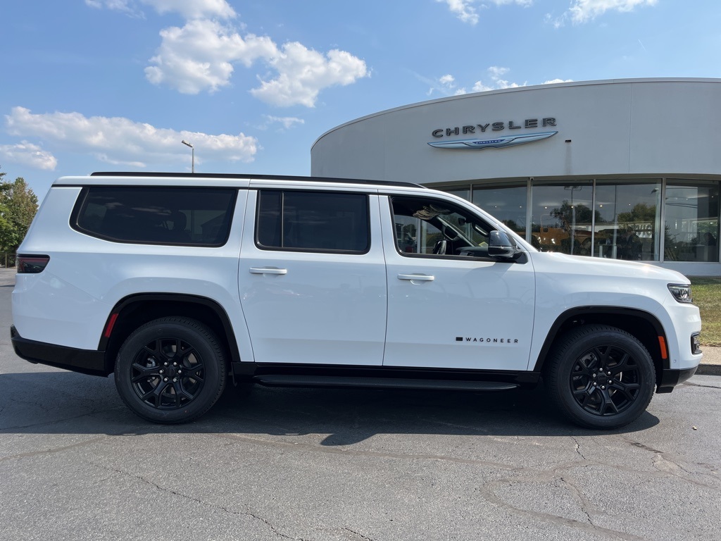 2025 Jeep Wagoneer L Carbide photo 23