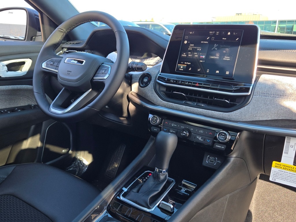 2025 Jeep Compass Latitude photo 5