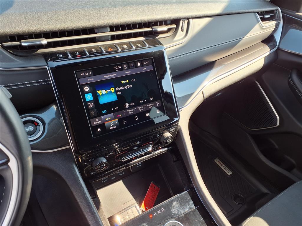 2022 Jeep Grand Cherokee Laredo photo 7