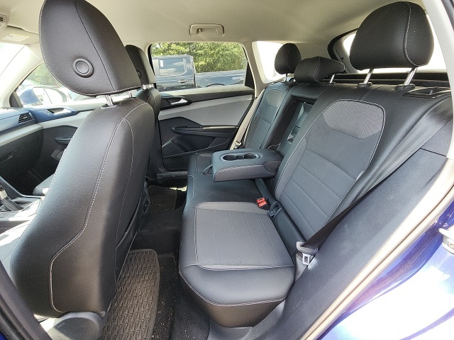 2023 Volkswagen Taos SE photo 15