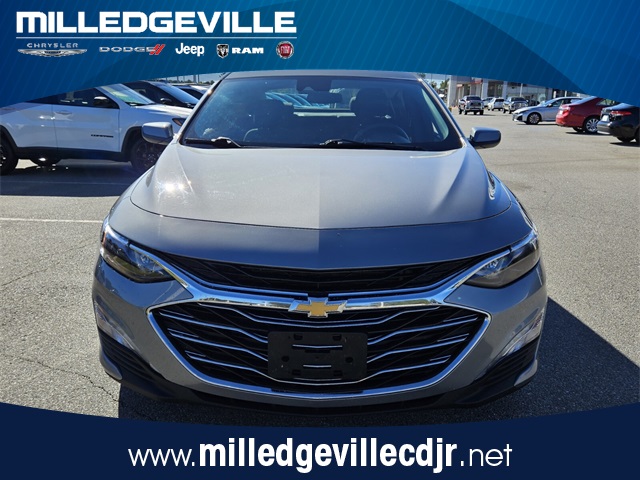 2023 Chevrolet Malibu 1LT photo 2