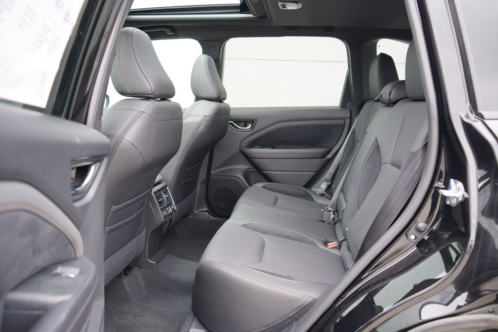 2025 Subaru Forester Touring photo 9
