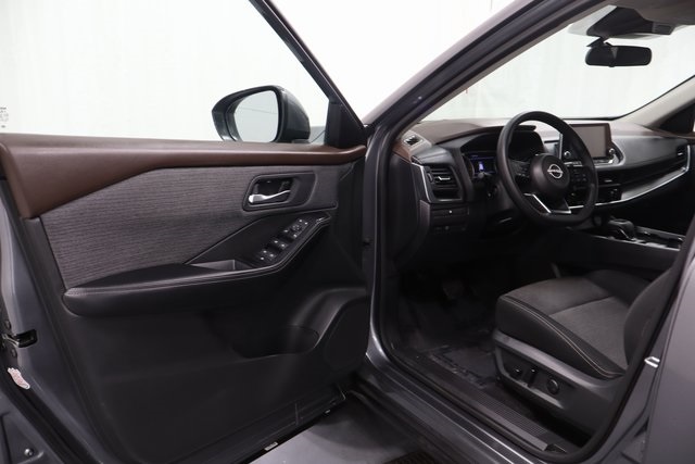 2023 Nissan Rogue SV photo 8