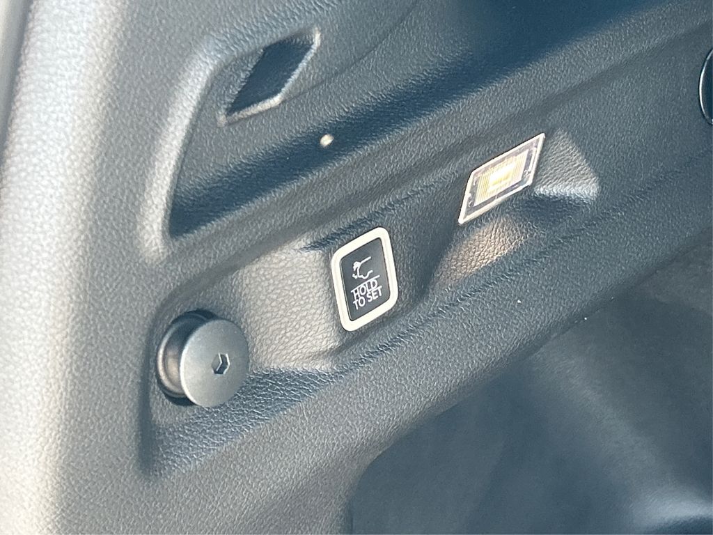 2025 Jeep Grand Cherokee Laredo X photo 11