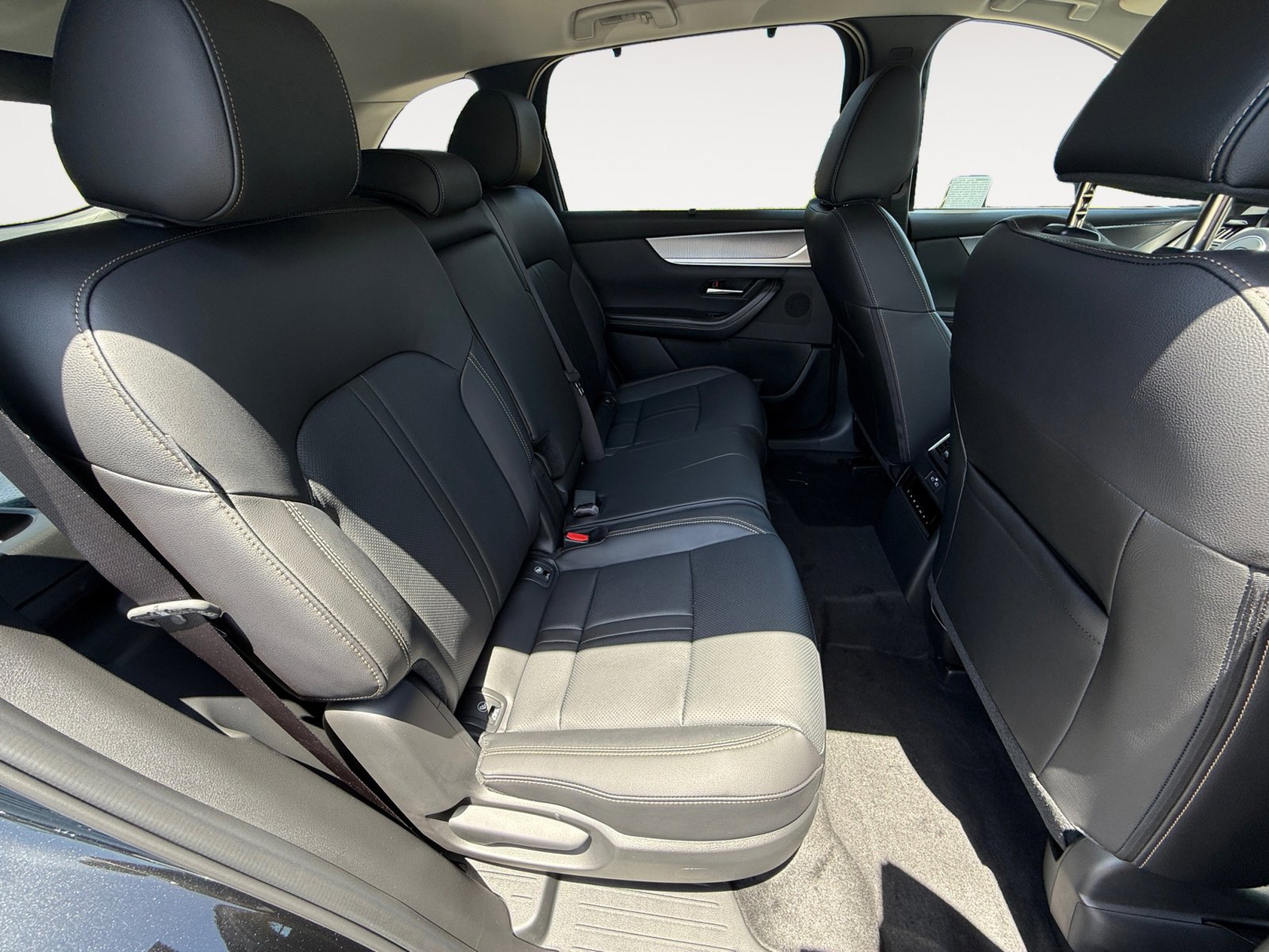 2025 Mazda CX-70 Premium photo 17
