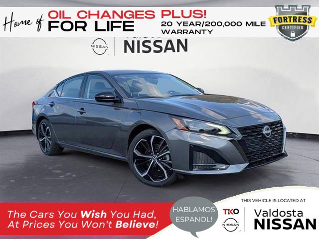 2025 Nissan Altima SR's photo