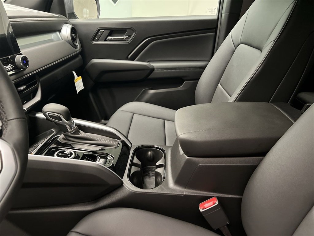 2025 Chevrolet Colorado Work Truck LT photo 19