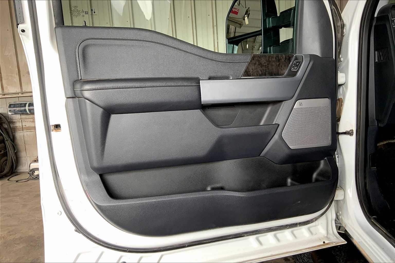 2024 Ford F-250 Lariat photo 18