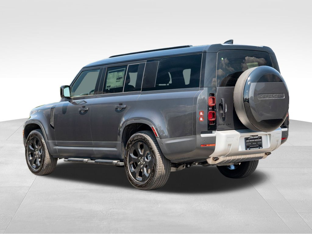 2025 Land Rover Defender 130 S photo 5