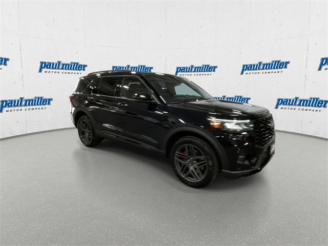2025 Ford Explorer ST-Line photo 2