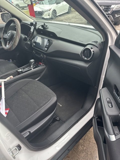 2021 Nissan Kicks SV photo 2