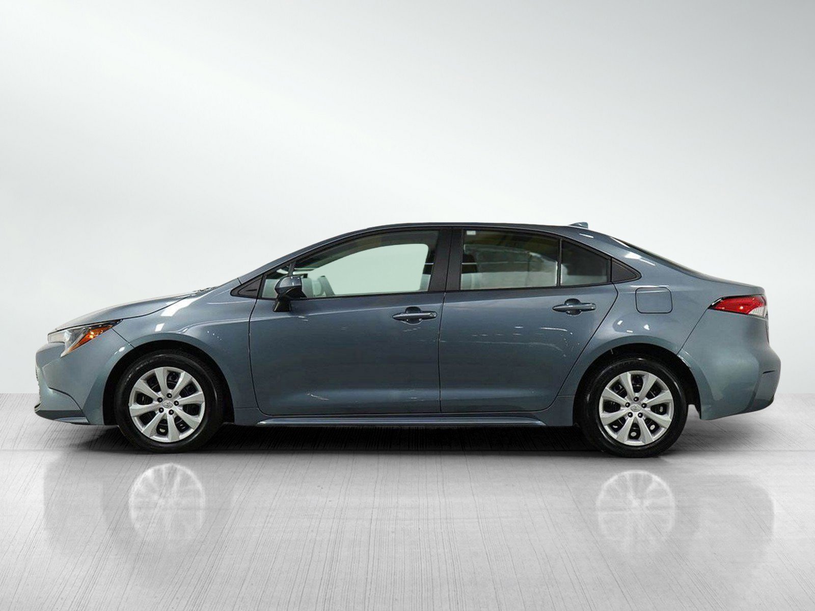 Used 2024 Toyota Corolla LE with VIN 5YFB4MDE5RP156340 for sale in Burnsville, Minnesota