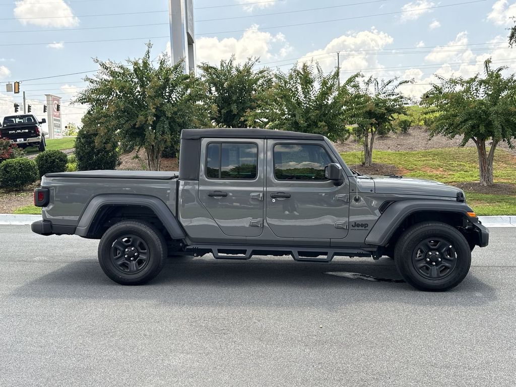 2023 Jeep Gladiator Sport photo 6