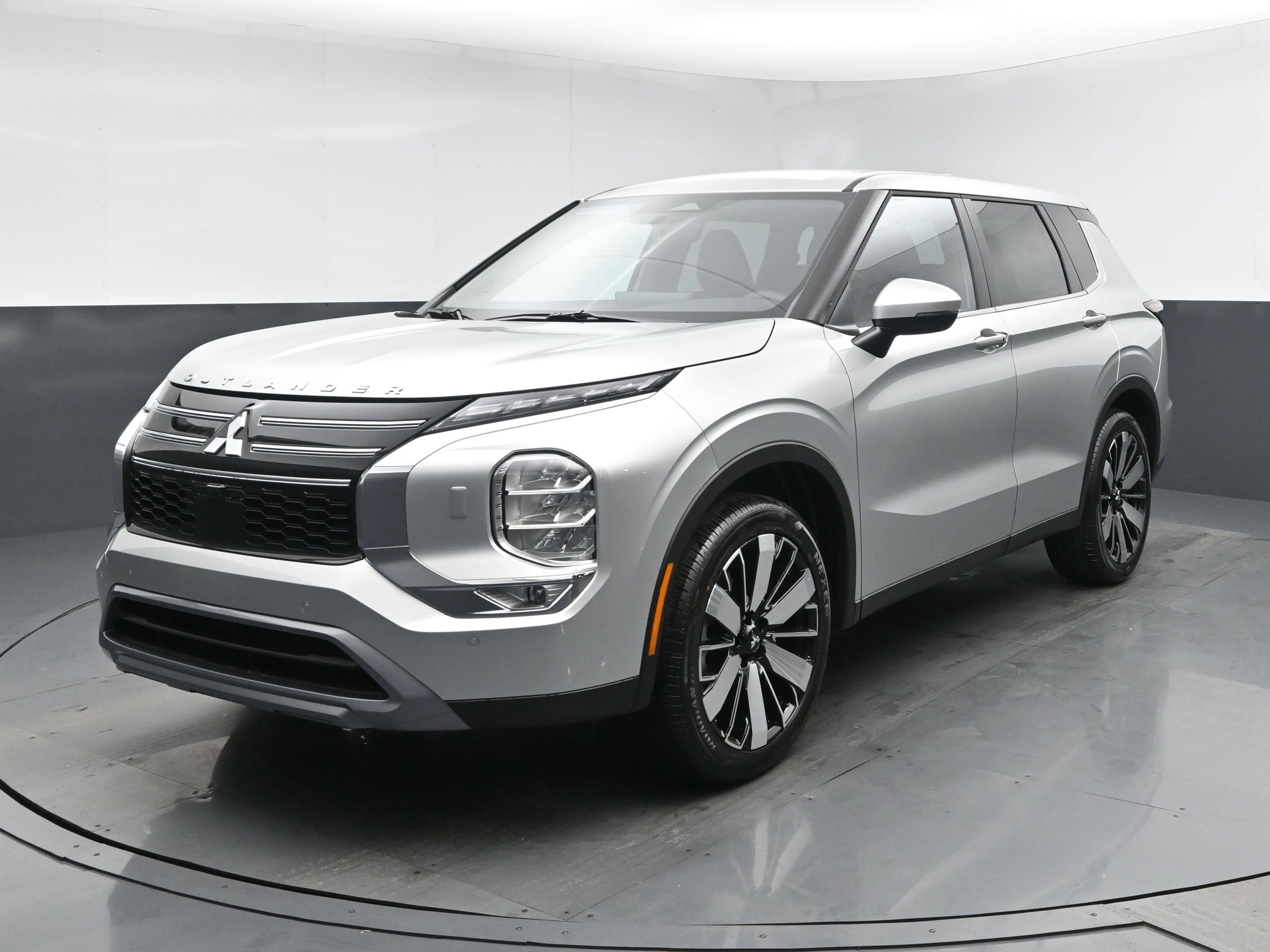 2026 Mitsubishi Outlander's photo