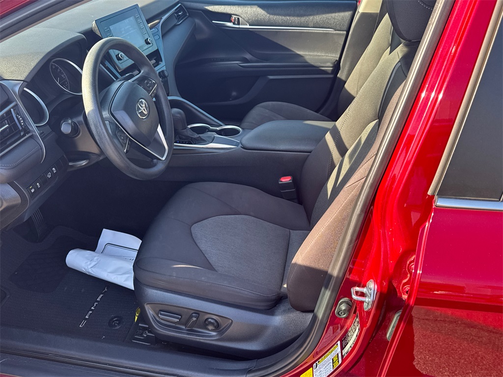 2021 Toyota Camry LE photo 8