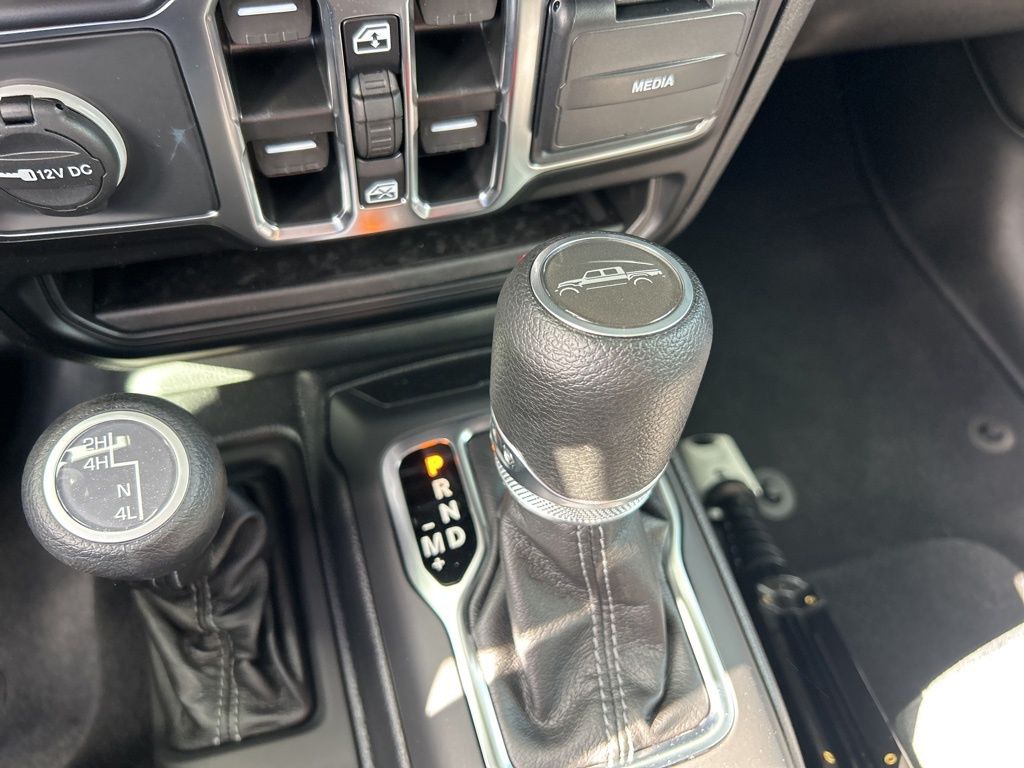 2025 Jeep Gladiator Sport photo 12