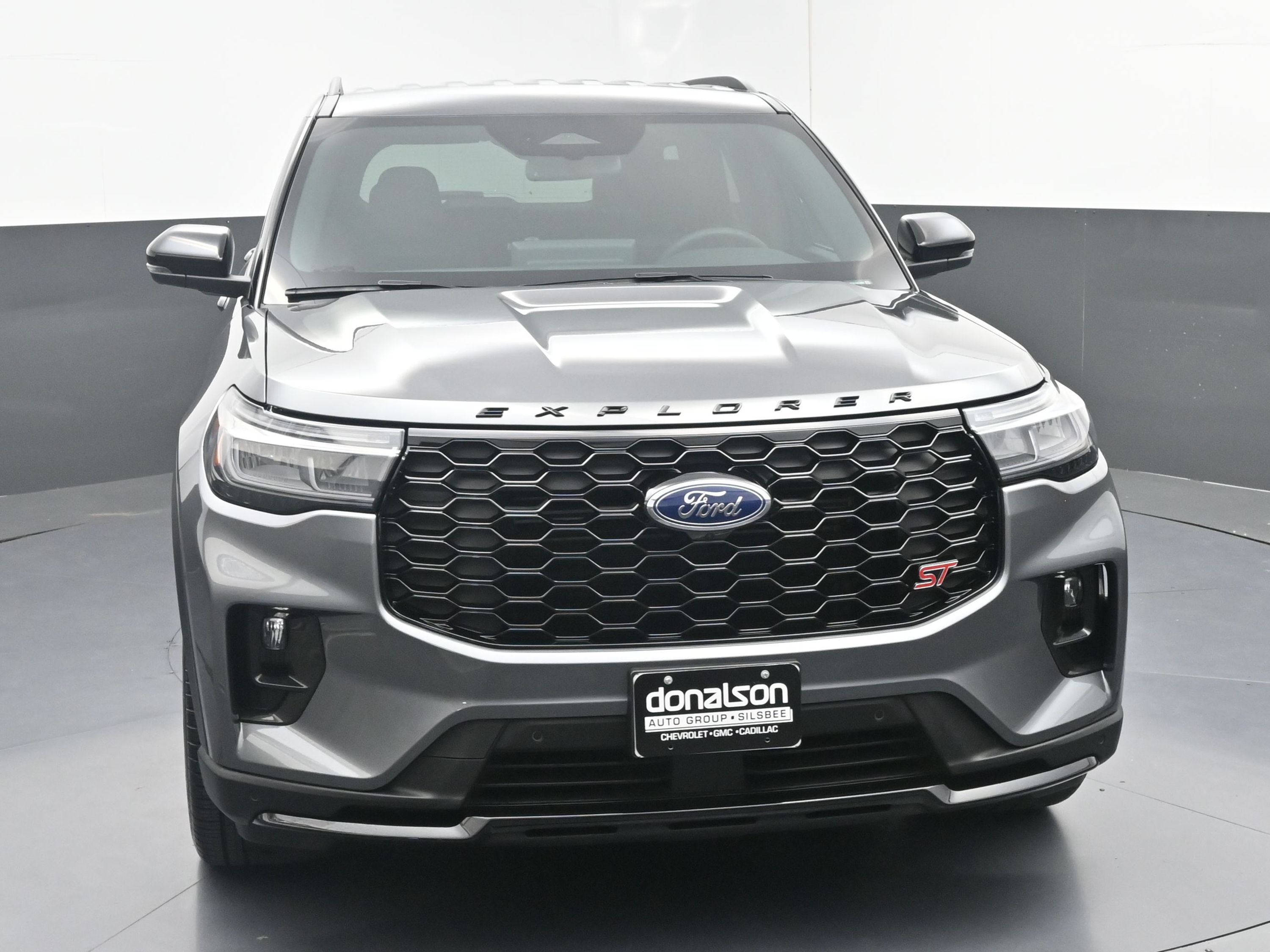 2025 Ford Explorer ST photo 2