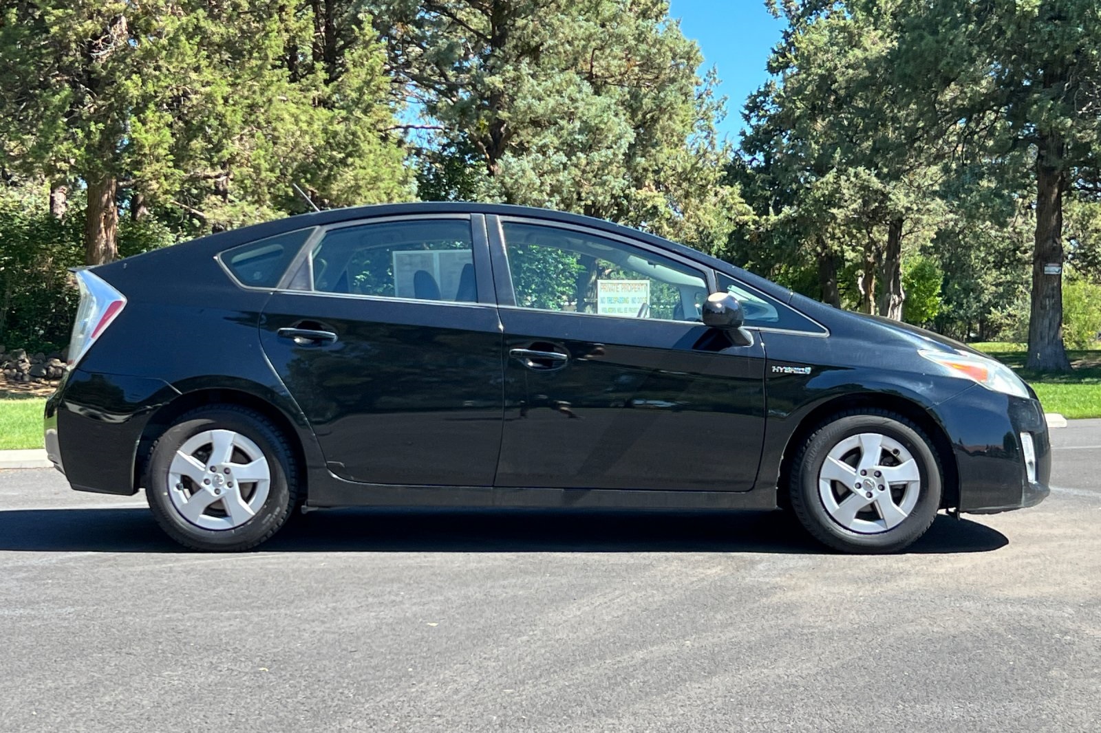 2010 Toyota Prius Three photo 3