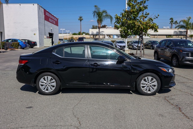 2022 Nissan Sentra S photo 2