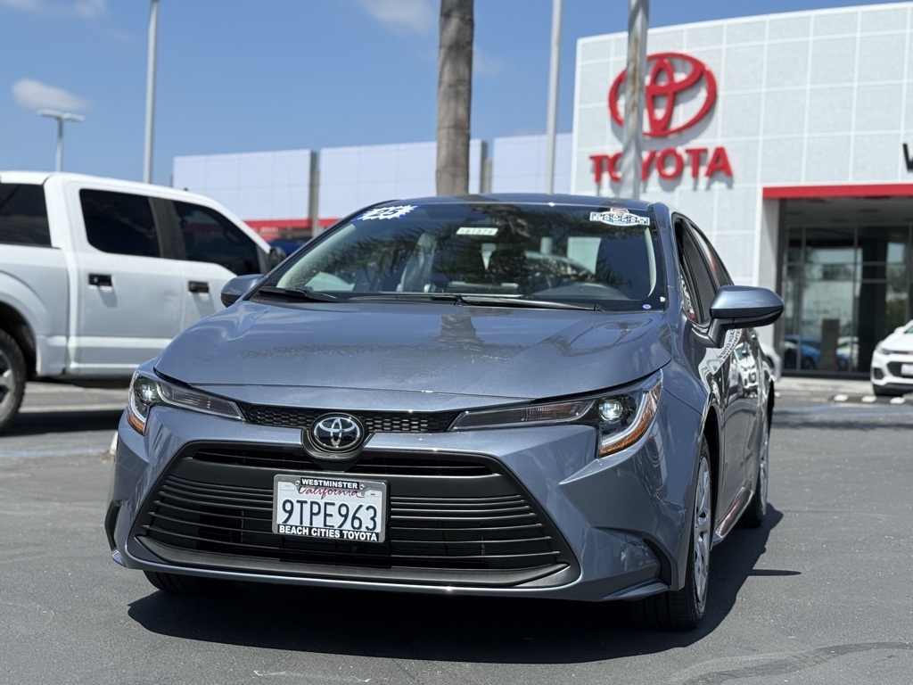 2025 Toyota Corolla LE photo 4