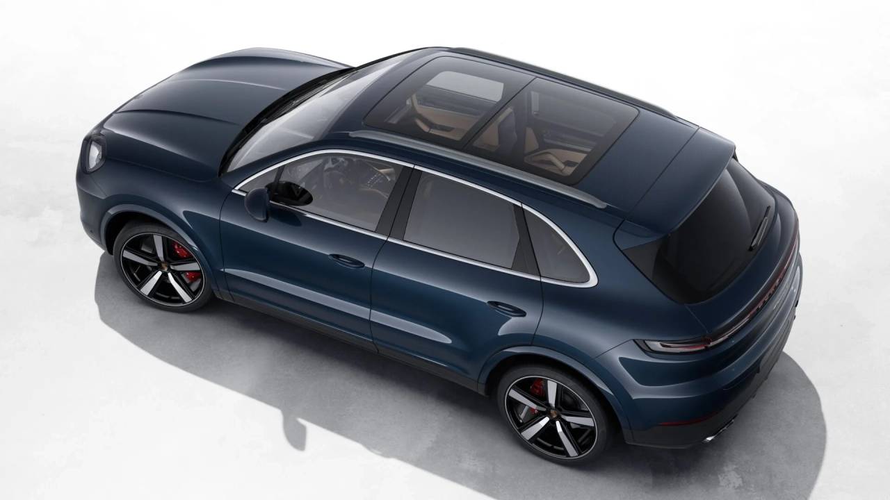 2026 Porsche Cayenne S photo 3