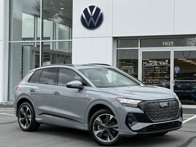 2024 Audi Q4 e-tron Prestige's photo