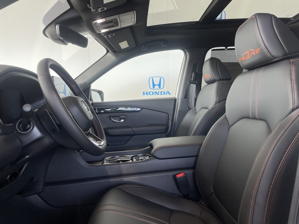 2025 Honda Pilot TrailSport photo 12