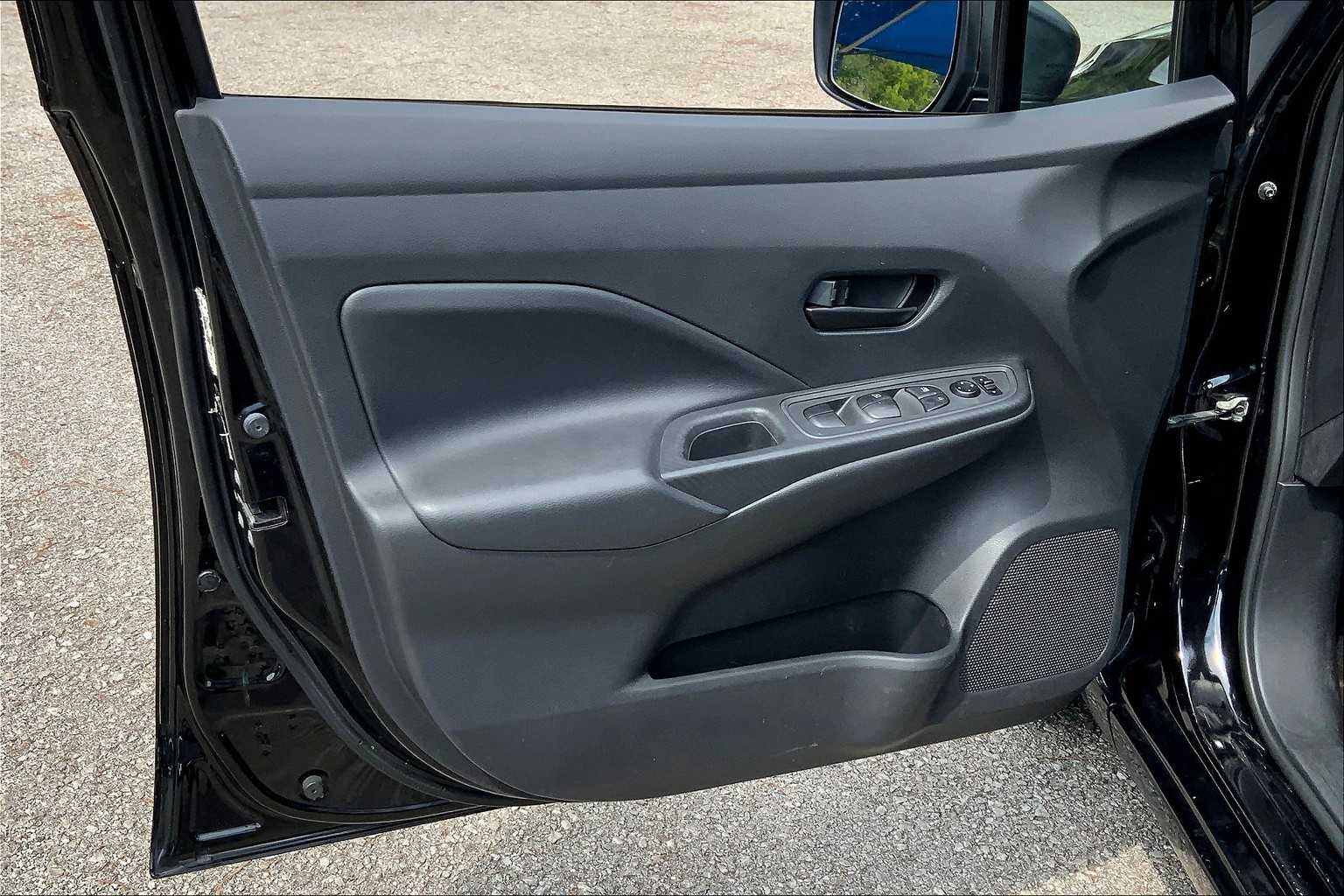 2020 Nissan Versa S photo 19