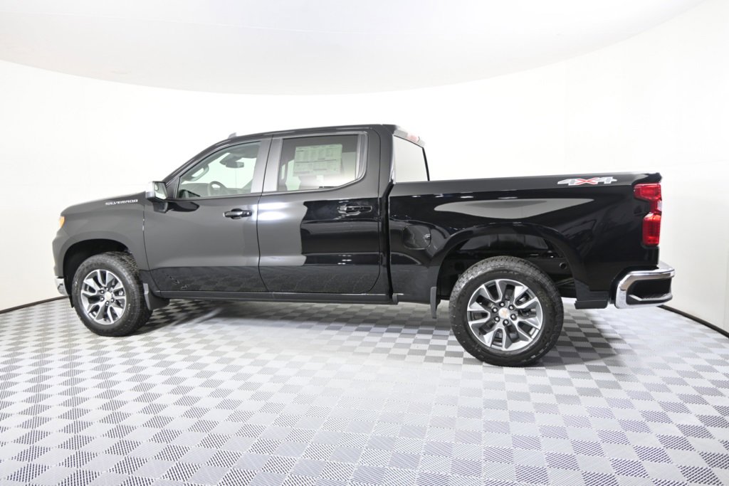2025 Chevrolet Silverado 1500 LT photo 3
