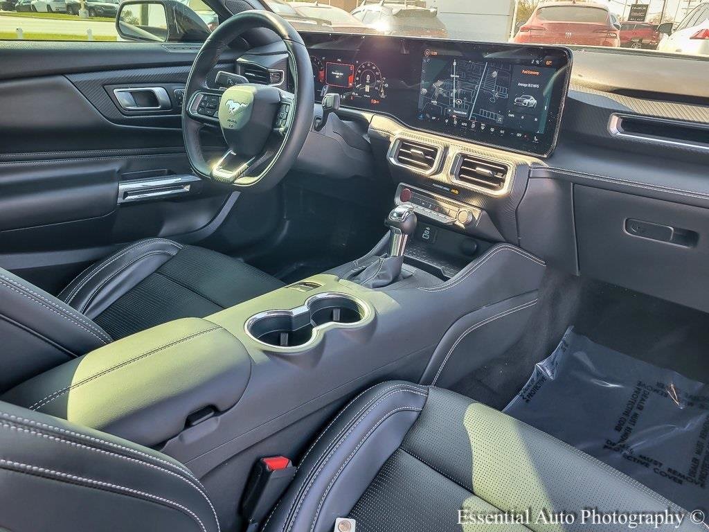 2024 FORD MUSTANG - Image 17