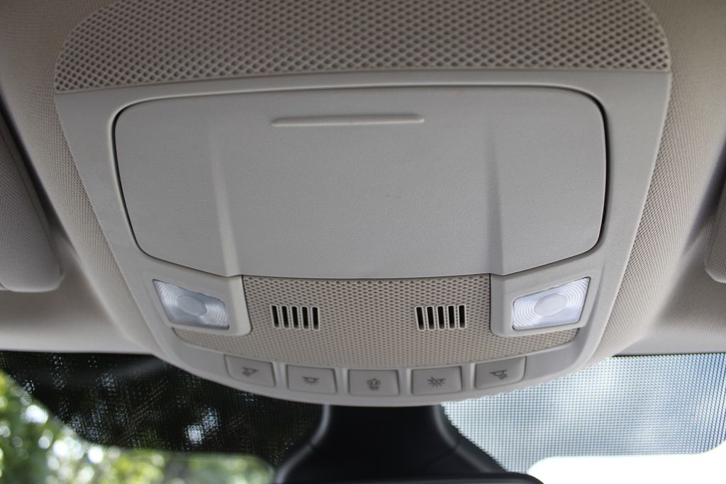 2020 Ford Edge SE photo 50