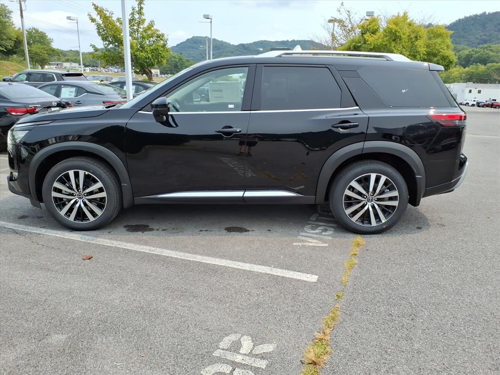 2025 Nissan Pathfinder Platinum photo 6