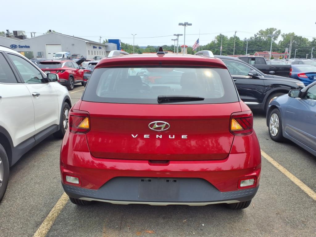 2022 Hyundai Venue SEL Limited photo 3