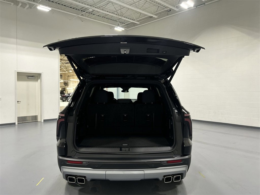 2025 Chevrolet Traverse photo 20
