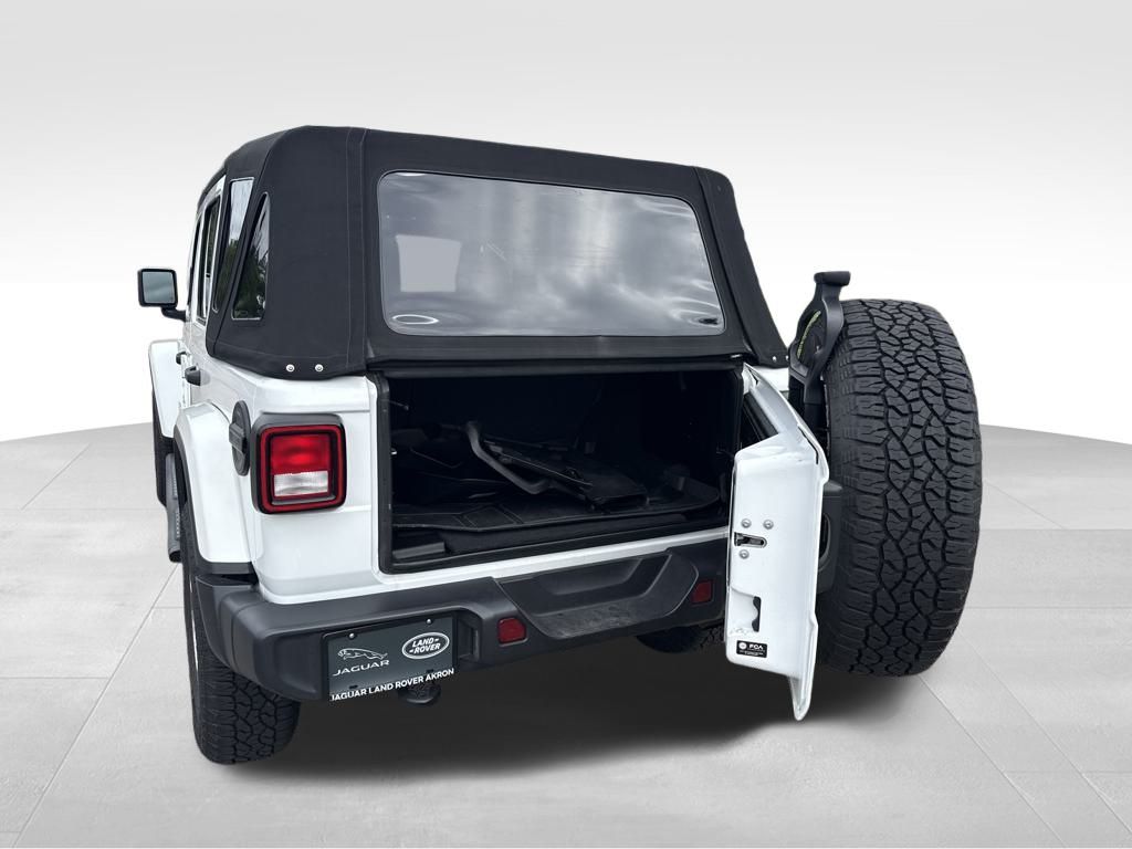 2021 Jeep Wrangler Unlimited Sahara Sport photo 9