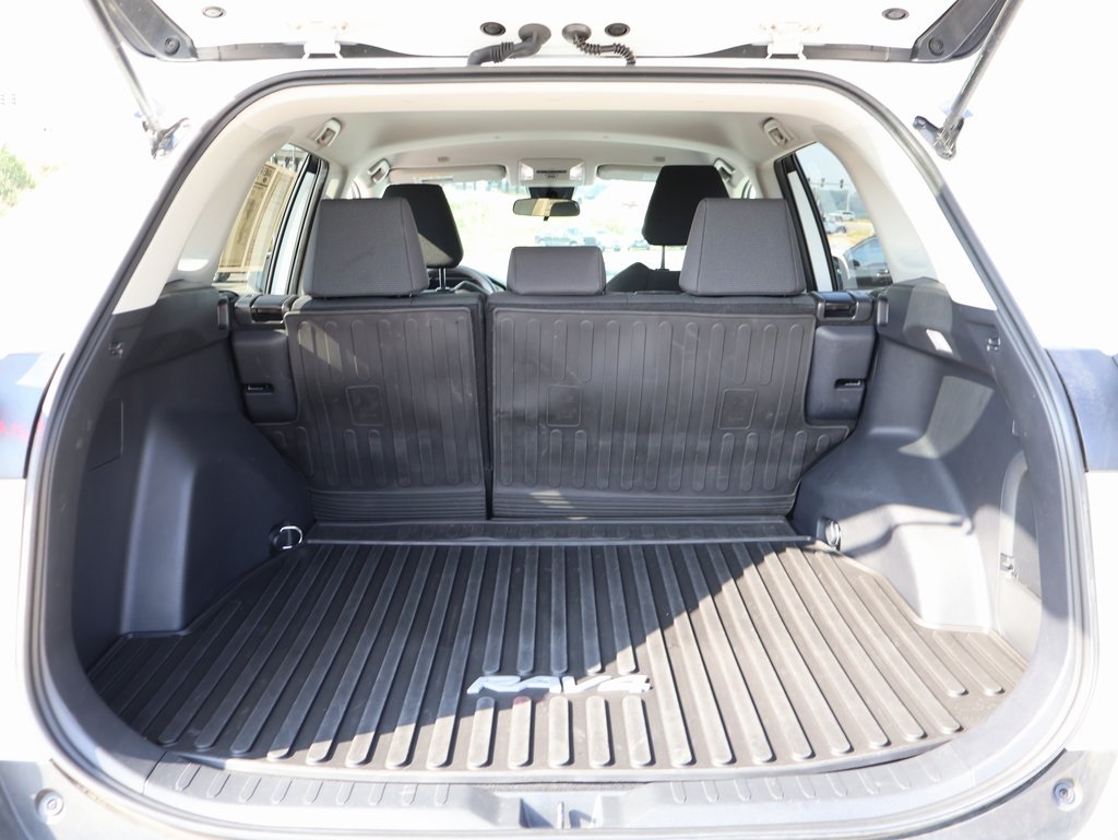 2024 Toyota RAV4 Hybrid LE photo 13