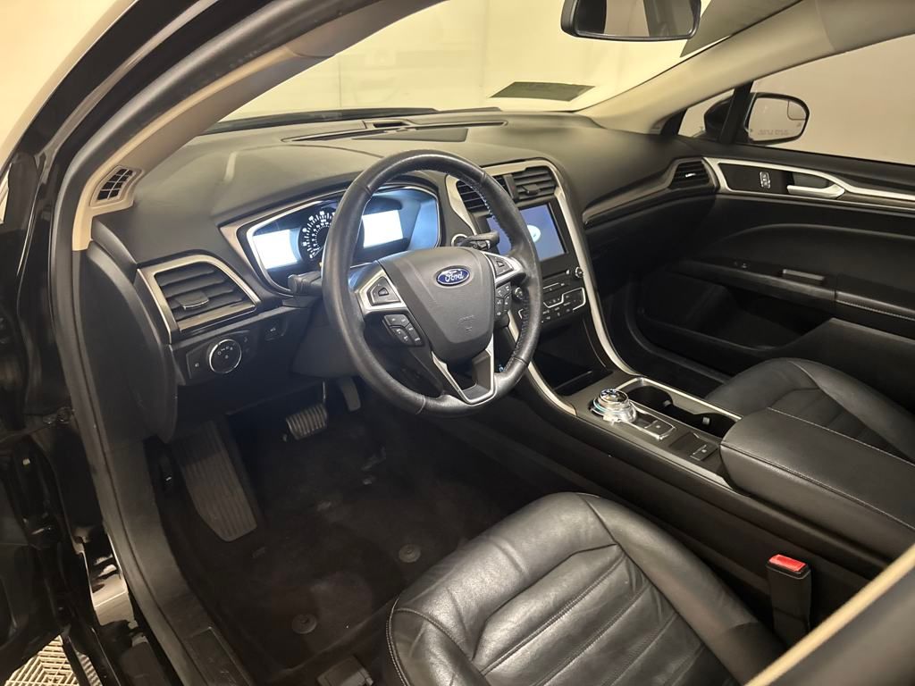 2017 Ford Fusion SE photo 4
