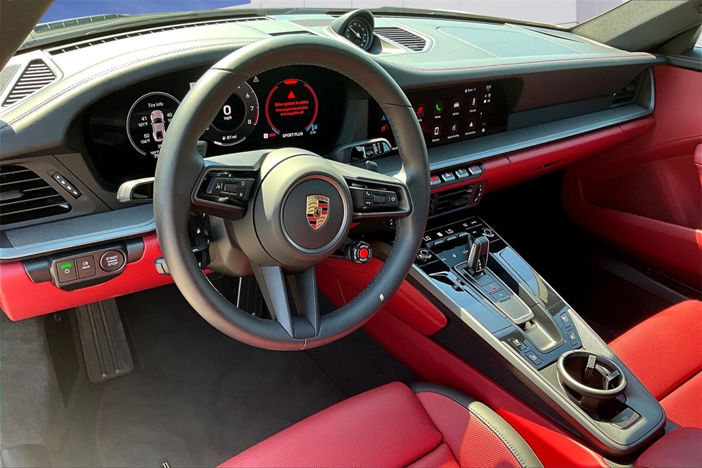 2025 Porsche 911 photo 15