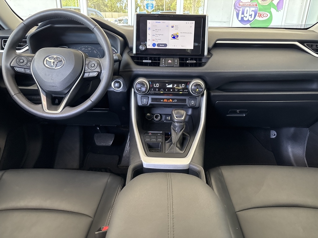 2024 Toyota RAV4 XLE Premium photo 22