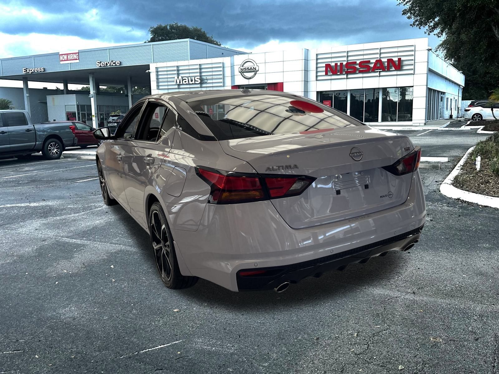 2025 Nissan Altima 2.5 SR photo 4