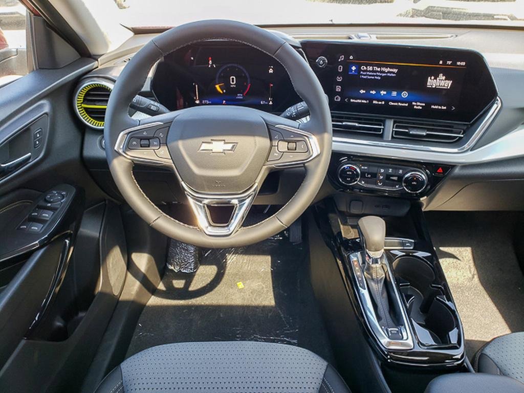 2025 Chevrolet Trax LT photo 23