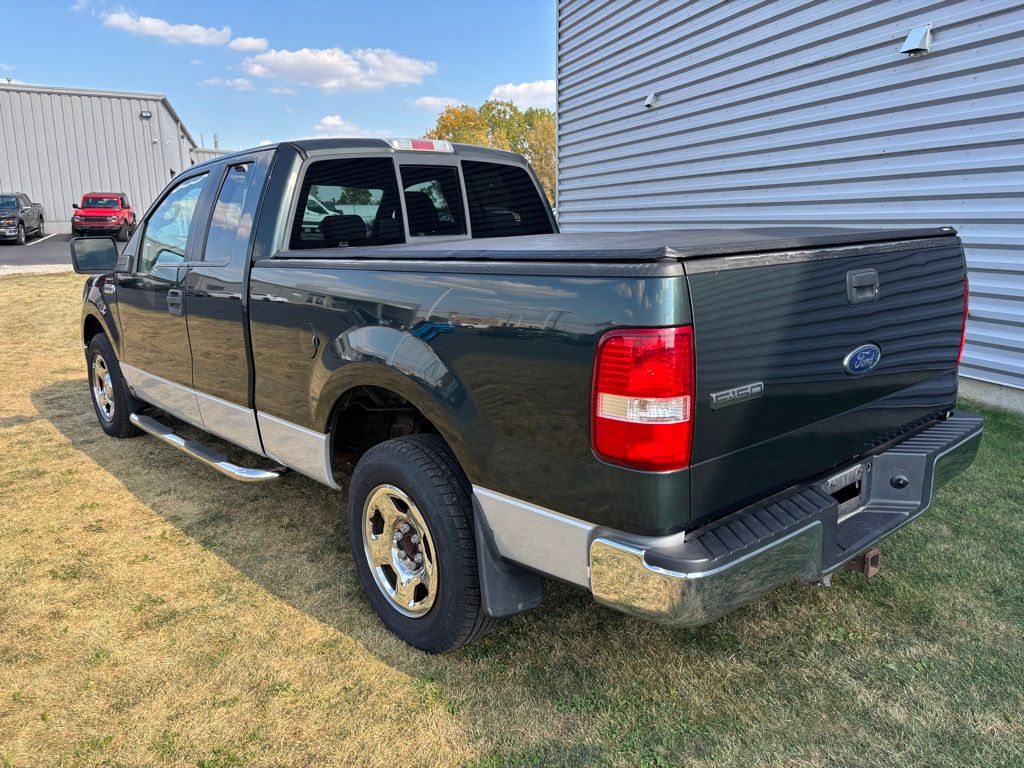 2005 Ford F-150 XLT photo 2