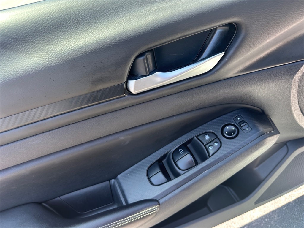 2024 Nissan Altima 2.5 SV photo 25