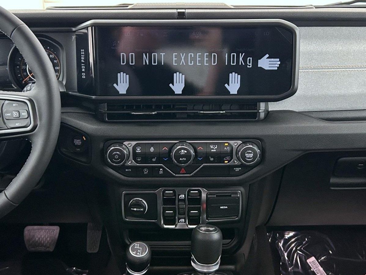 2025 Jeep Wrangler Sport S photo 12
