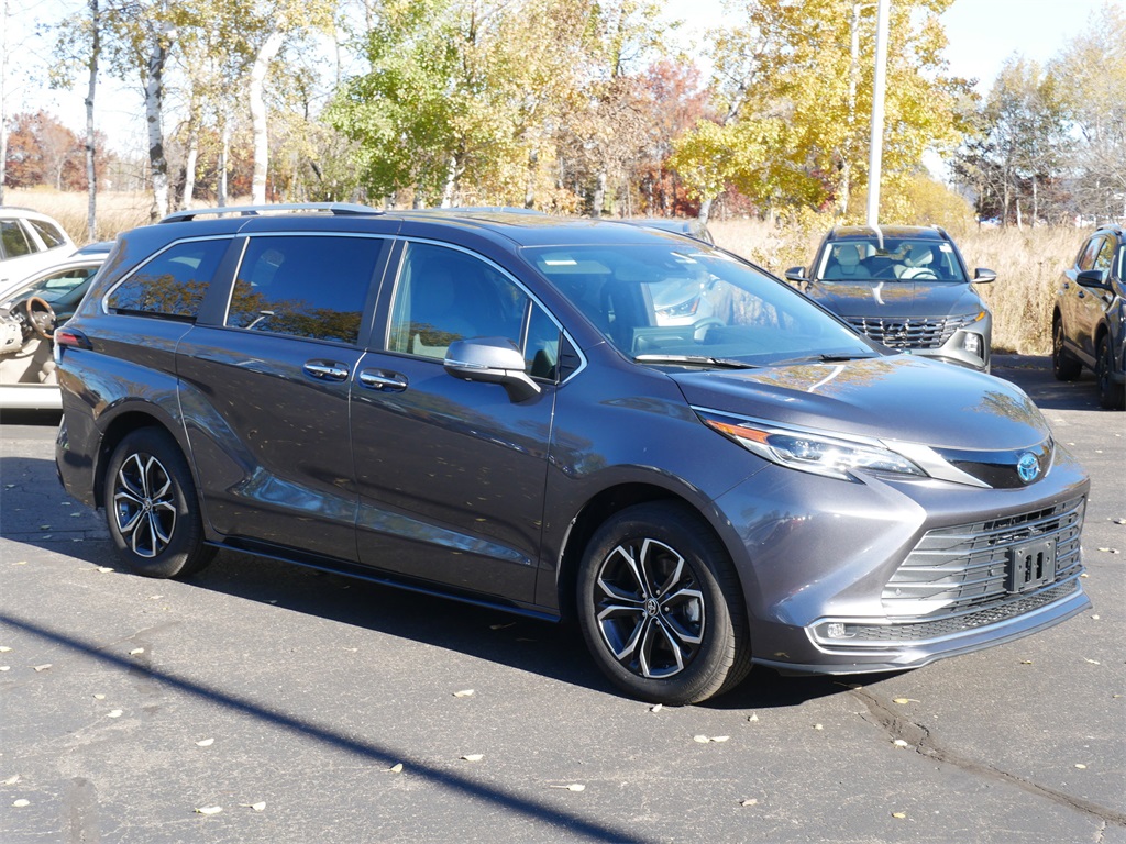 Used 2025 Toyota Sienna Platinum with VIN 5TDESKFC7SS156565 for sale in Minneapolis, Minnesota