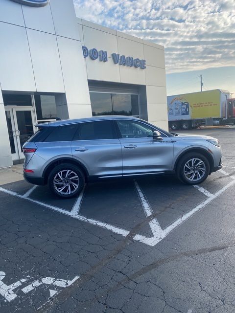 2023 Lincoln Corsair Standard photo 12