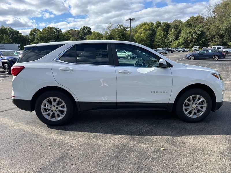 2021 Chevrolet Equinox LT photo 2