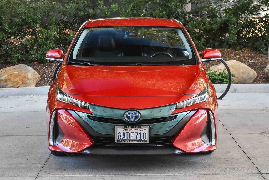 2017 Toyota Prius Prime Premium photo 2